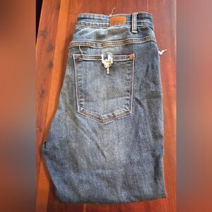 Judy Blue Distressed Classic Medium-Wash Jeans